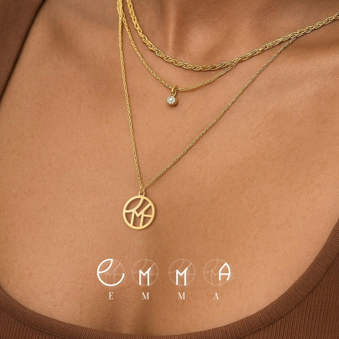 Personlig monogramhalskæde med navn eller navne